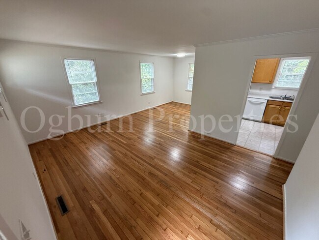 Building Photo - 2843 Hermitage Dr