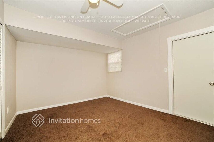 Building Photo - 2324 Fulton Way SW