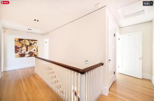Building Photo - Stunning West Hills 5 bedroom Home with st...