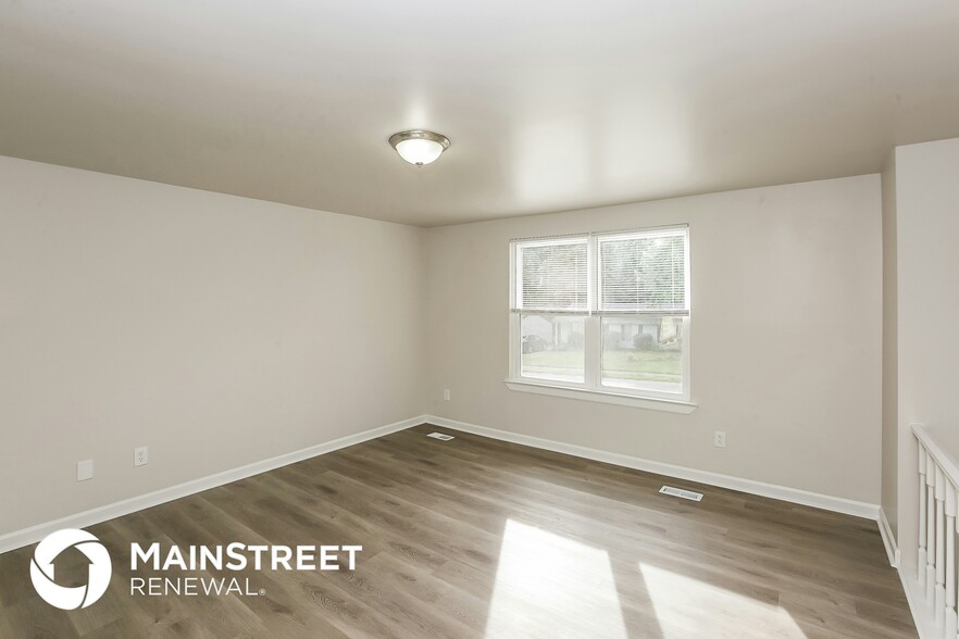 Building Photo - 5013 Split Oak Dr