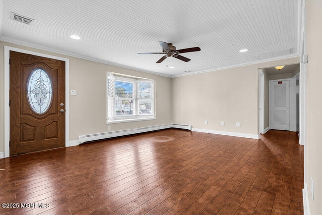 Building Photo - 918 Charles Dr