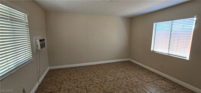 Building Photo - 315 Arnold St