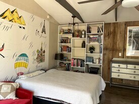 Building Photo - 7691 Hanna St