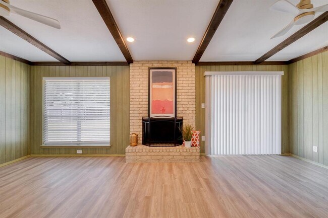 Building Photo - 2306 Berry Hill Cir