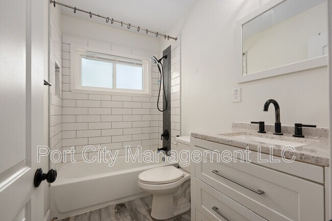 Building Photo - 7017 Yataruba Dr