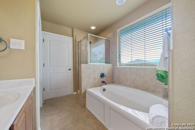 Building Photo - 9902 Meadow Lark