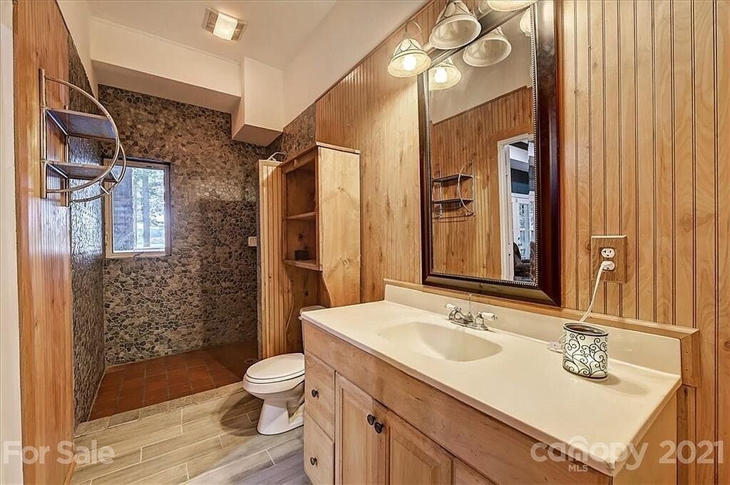 Building Photo - 2427 Mt Isle Harbor Dr