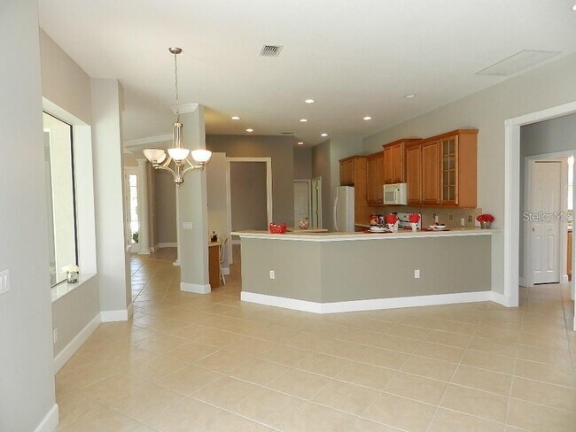 Building Photo - 13335 Purple Finch Cir
