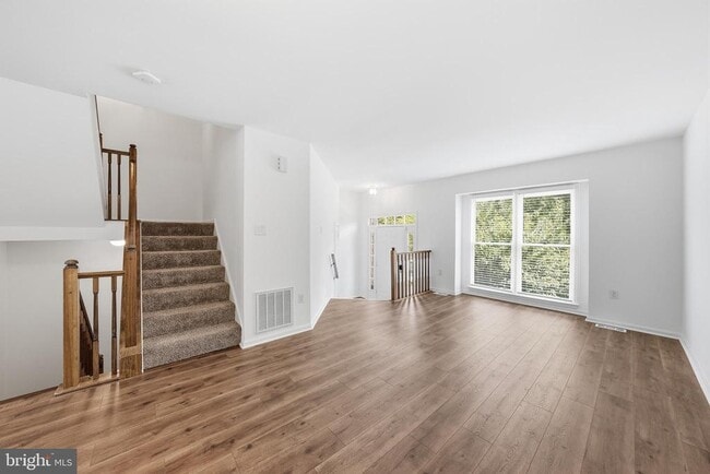 Building Photo - 46733 Woodmint Terrace