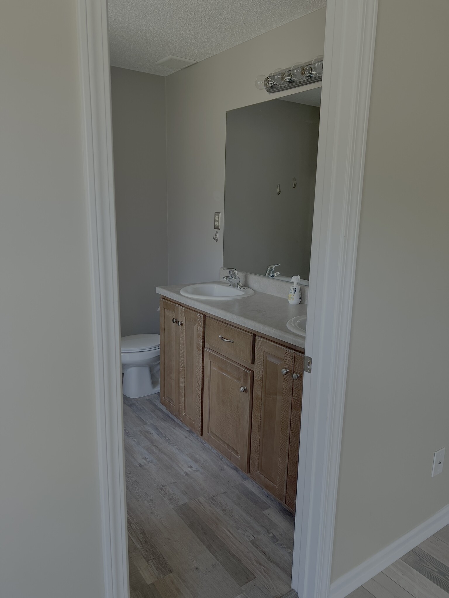 Master Bath - 110 Creekside Cir
