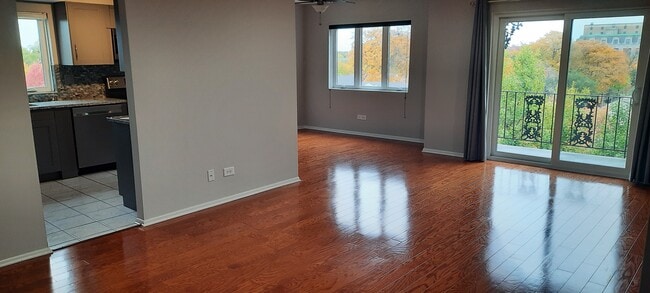 Main living room/dining room space. - 434 Clinton Pl