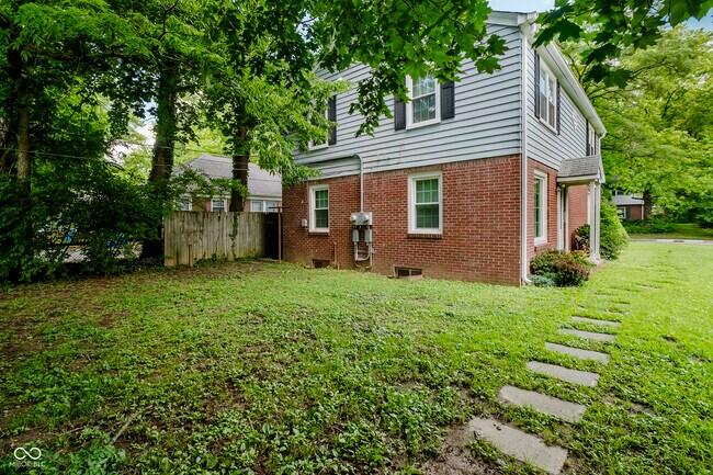 Building Photo - 4702 Rookwood Ave