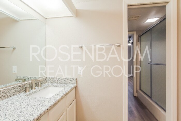 Building Photo - 7653 E Vista Dr