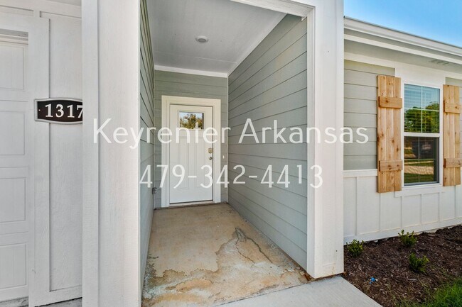 Building Photo - Beautiful, Brand New 4/2 in Gentry!