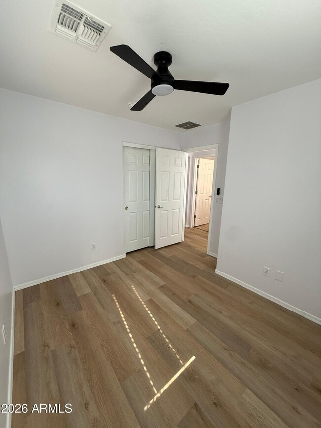 Building Photo - 4752 E Laurel Ave