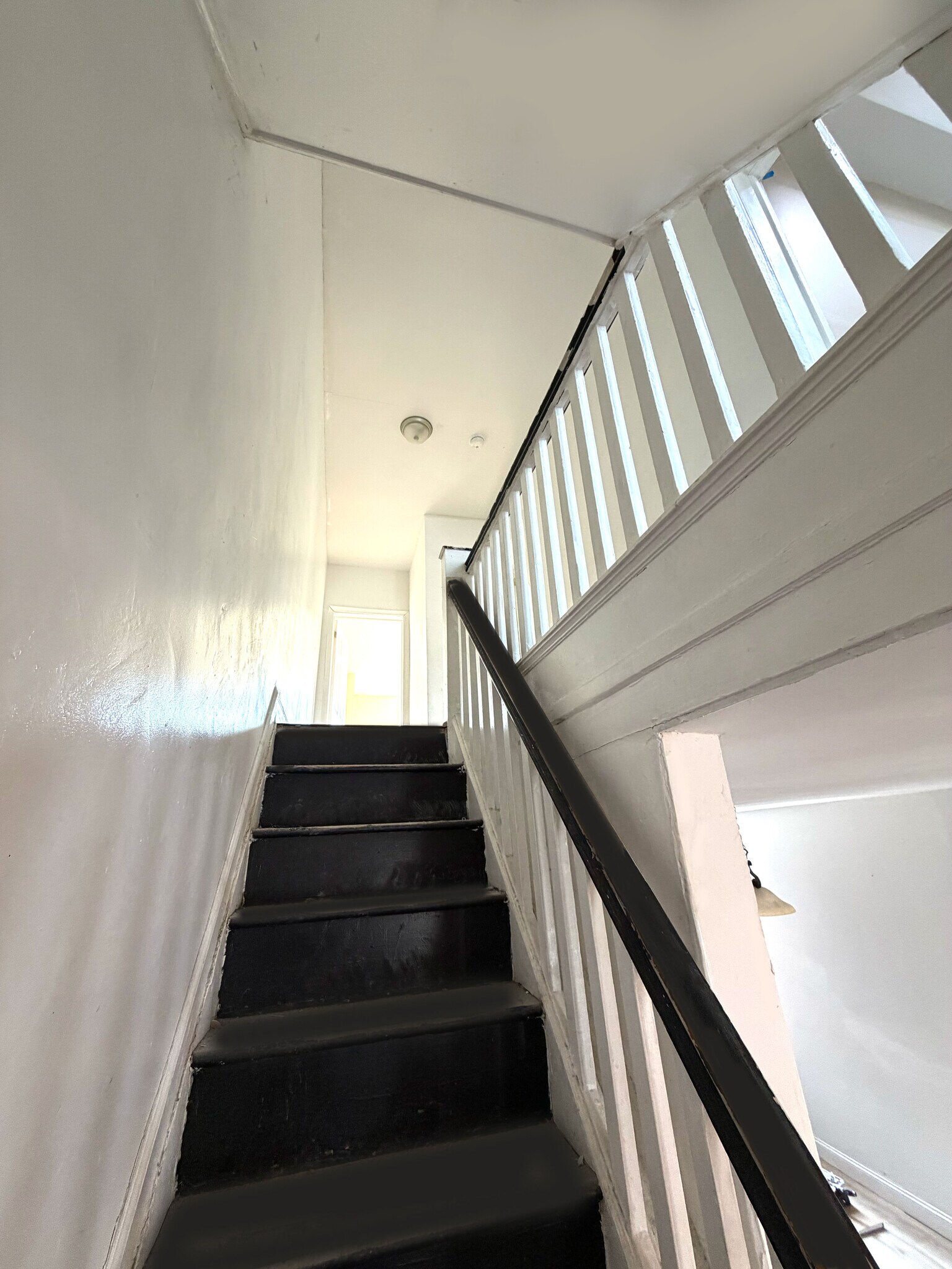 Building Photo - 5502 Thomas Ave