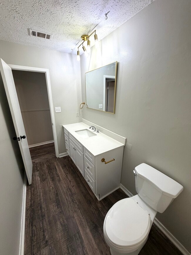 Building Photo - 5919 40th Ct