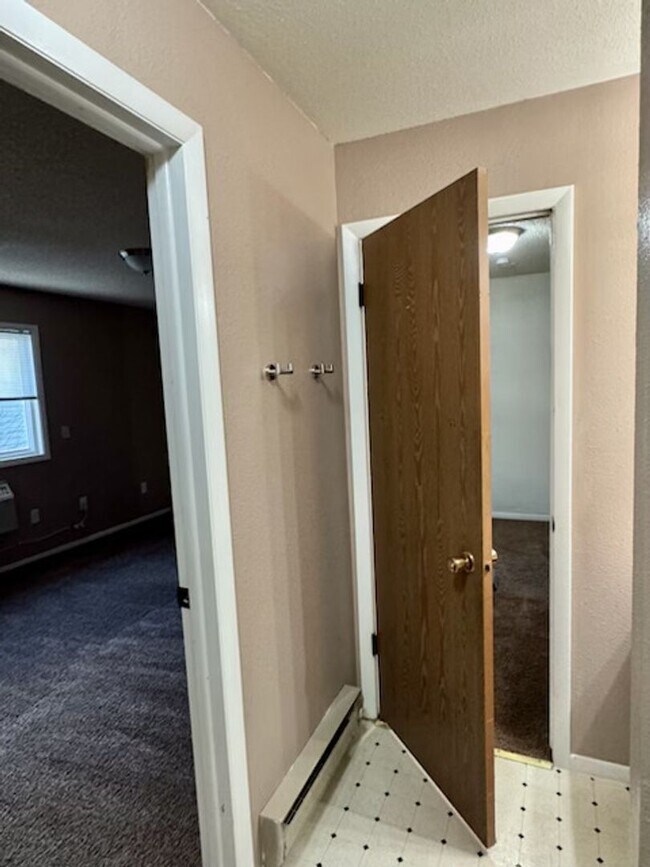 Building Photo - 2511 Farnum St
