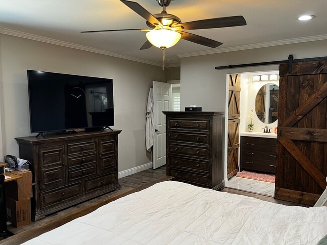 Building Photo - 3 Bed 2 Bath Home For Rent in an Excellent...