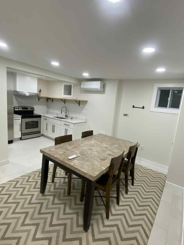 Building Photo - 8 Russell Rd