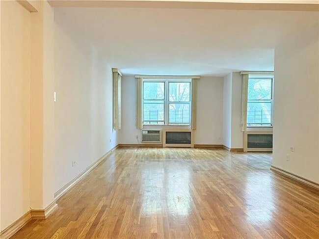 Building Photo - 2678 Ocean Ave