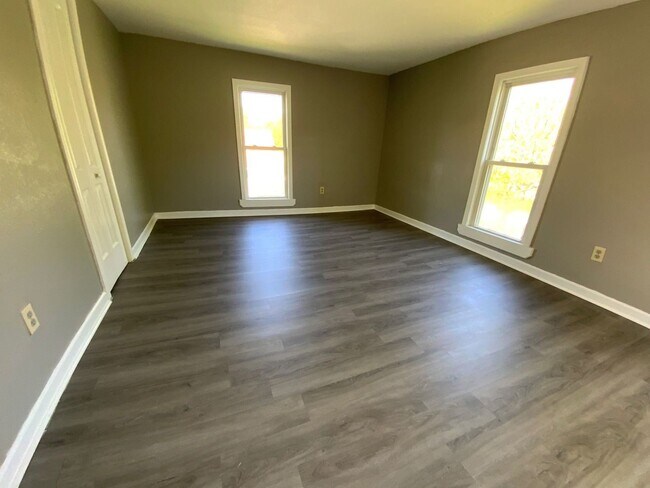 Building Photo - 2037 N Jefferson Ave