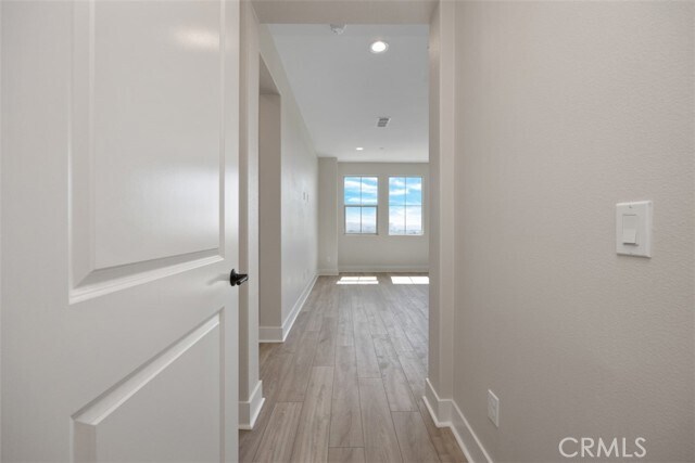 Building Photo - 9355 Astor