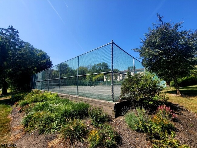 Building Photo - 1214 Spruce Hills Dr