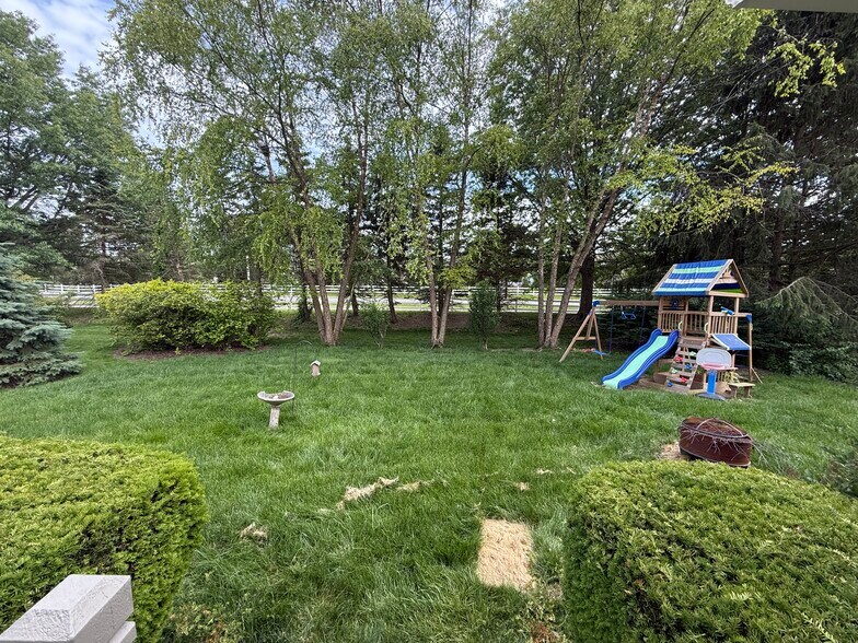 Building Photo - 1510 Cottonwood Dr