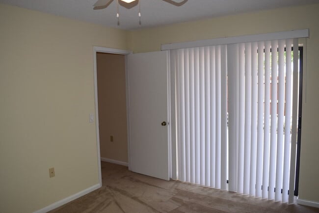 Building Photo - 5945 SE Windsong Ln