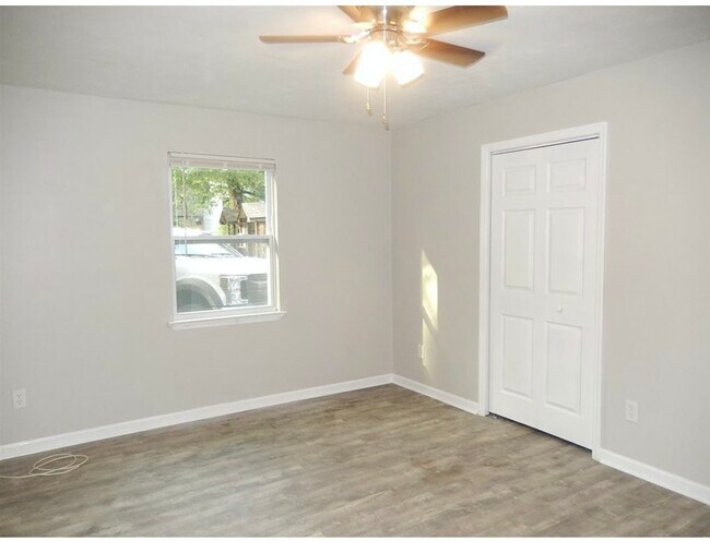 Building Photo - 1901 Crosby Ct