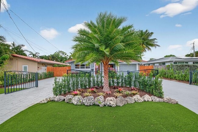 Building Photo - 2407 NE 17th Terrace