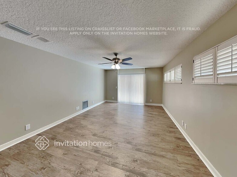 Building Photo - 8652 Villa San Jose Dr E