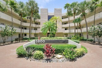 Building Photo - 5800 Camino Del Sol