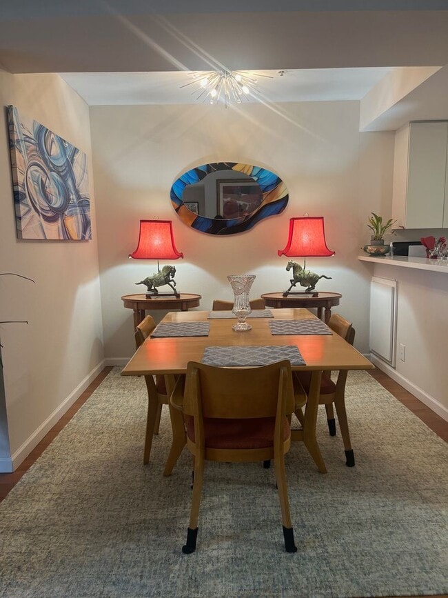 Building Photo - Elegant fully furnished one bedroom in Opera Plaza