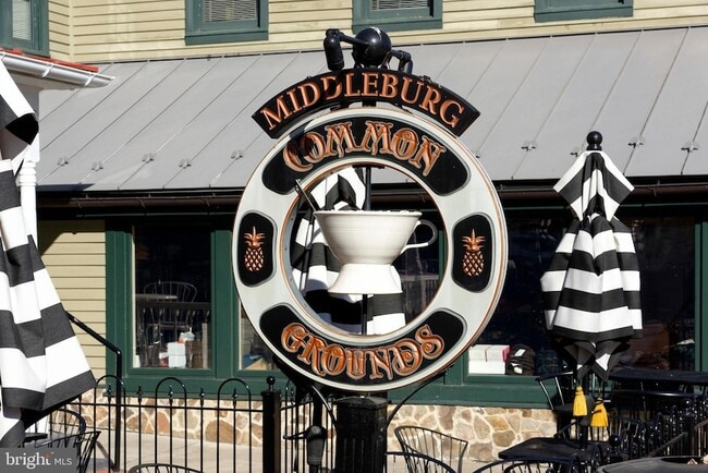 Building Photo - 11 Stonewall Ct