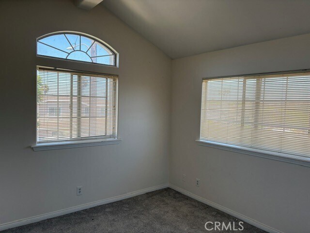 Building Photo - 2224 Ruhland Ave