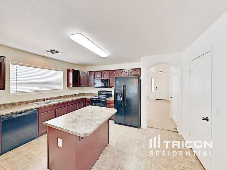 Building Photo - 1275 E Shari St