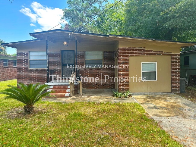 Building Photo - 3323 Martha St