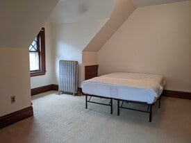 Building Photo - 588 Huron Ave