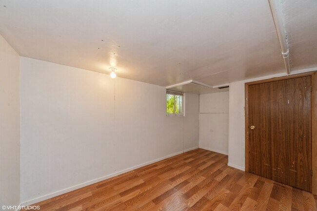 Building Photo - 848 Lee St