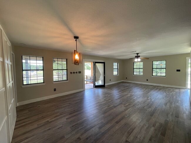 Building Photo - 6951 Co Rd 276