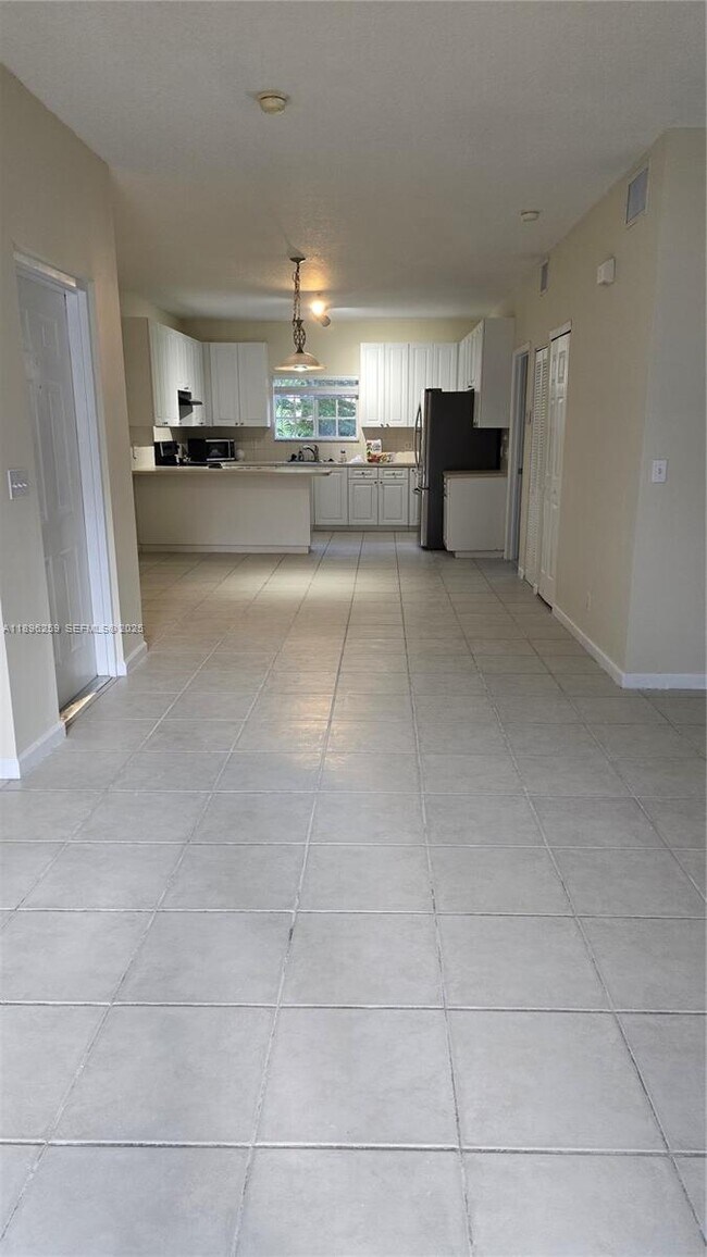 Building Photo - 4802 Washington St