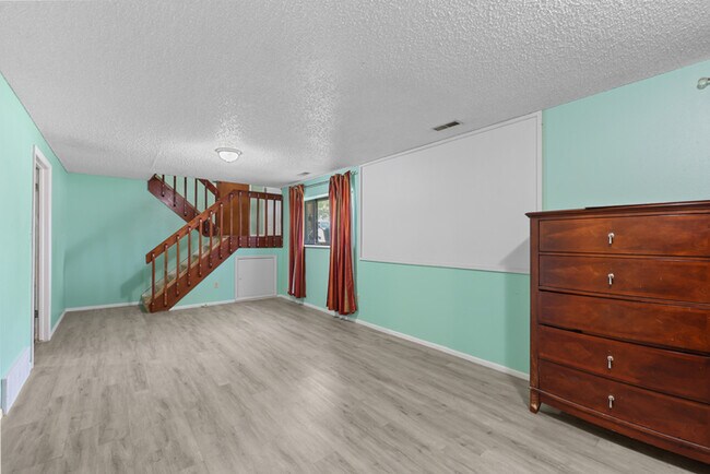 Building Photo - 2380 Middleton Ct