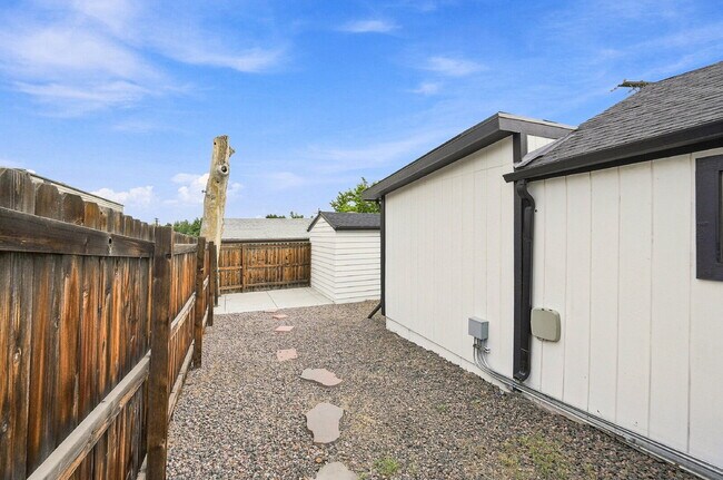 Building Photo - $2,420.95 with $300 Cleaning Voucher 2 Beds - 1 Bath, Single Family Home in Englewood with Privat...