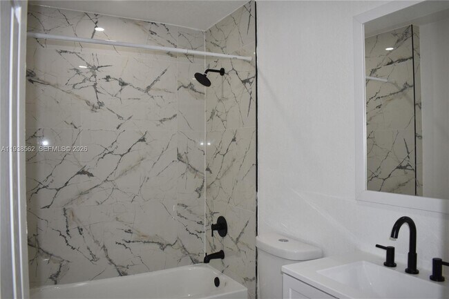 Building Photo - 900 NW 8th Ave