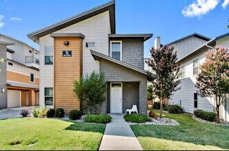 Building Photo - 2606 Wilson St