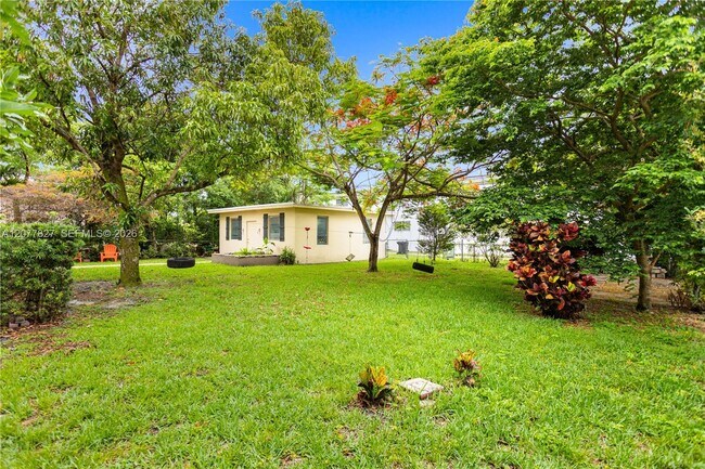 Building Photo - 72 Palmetto Dr