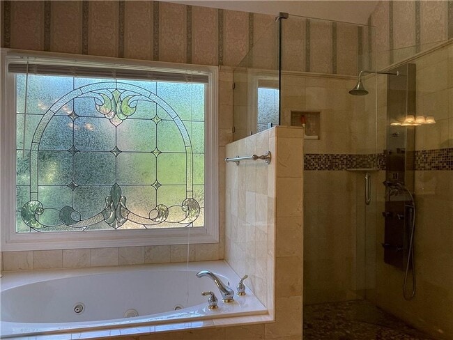 Building Photo - 245 Gladeside Path