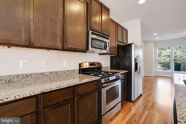 Building Photo - 13250 Shawnee Ln